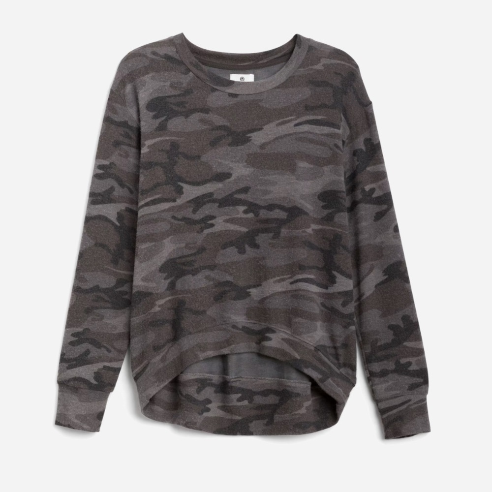 Sundry Sweatshirt Size M WITH TAGS